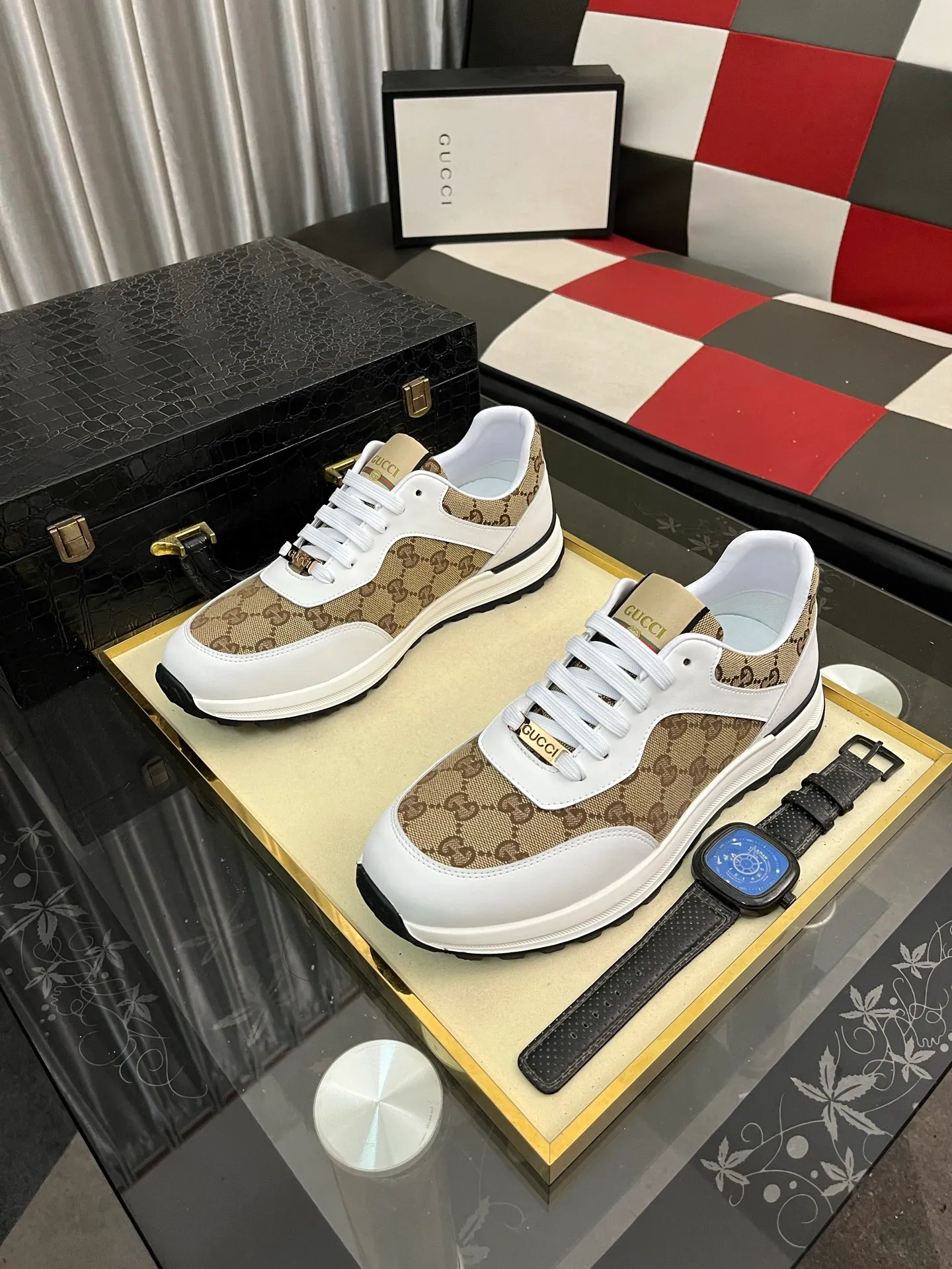 Men's shoes💰420⌚️⌚️[GUCCI] Gucci men's casual shoes are absolutely popular🔥The ultimate matching item for trendy men! The charm of super texture is irresistible, the main recommendation, the flower leather color is bright! The upper is made of high-quality cowhide + breathable fabric, sheepskin feet, wear-resistant rubber sole, noble and elegant! Extremely comfortable🎁🎁You can be as handsome as you want💪 38-442️⃣colors available